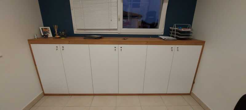 BUREAU ARRONDI SOUS ESCALIER