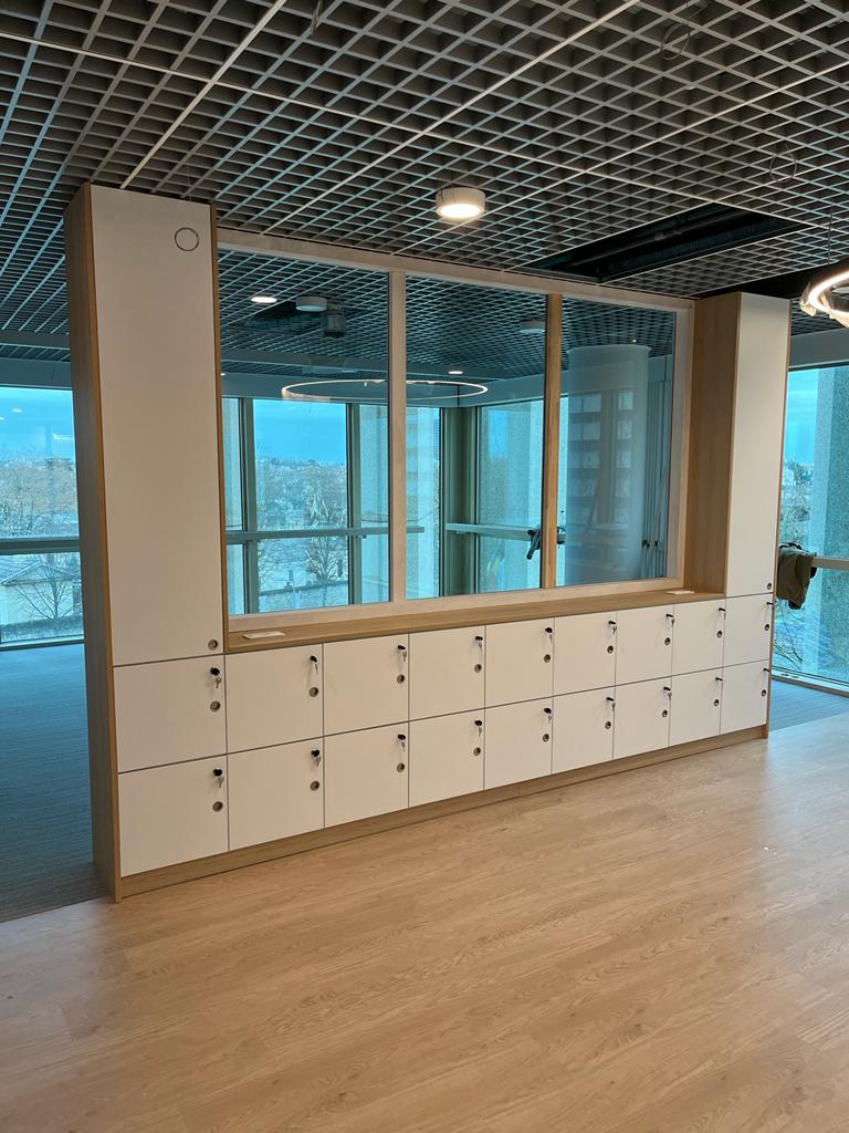 VITRINE EXPOSITION SHOWROOM – BASSIN BLEU