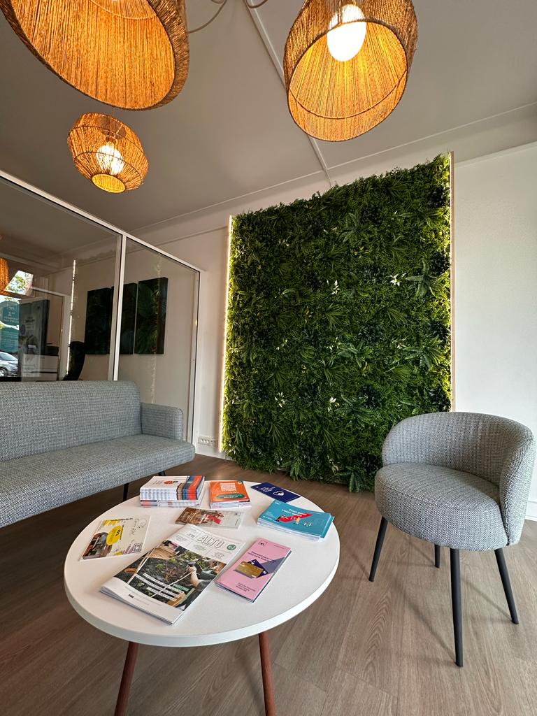 ENTREE BANC AVEC MEUBLE