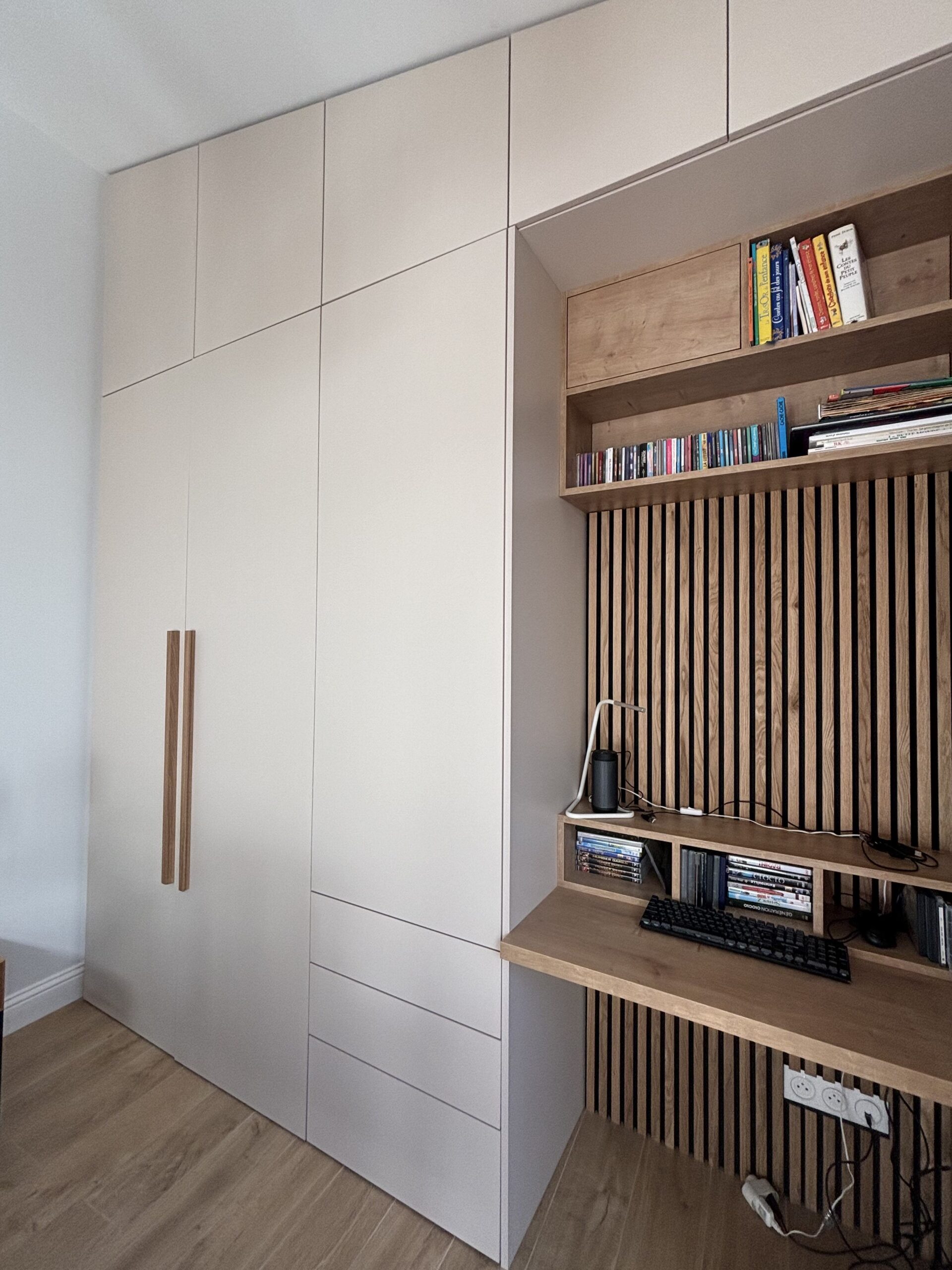 Placard sur-mesure dans une chambre