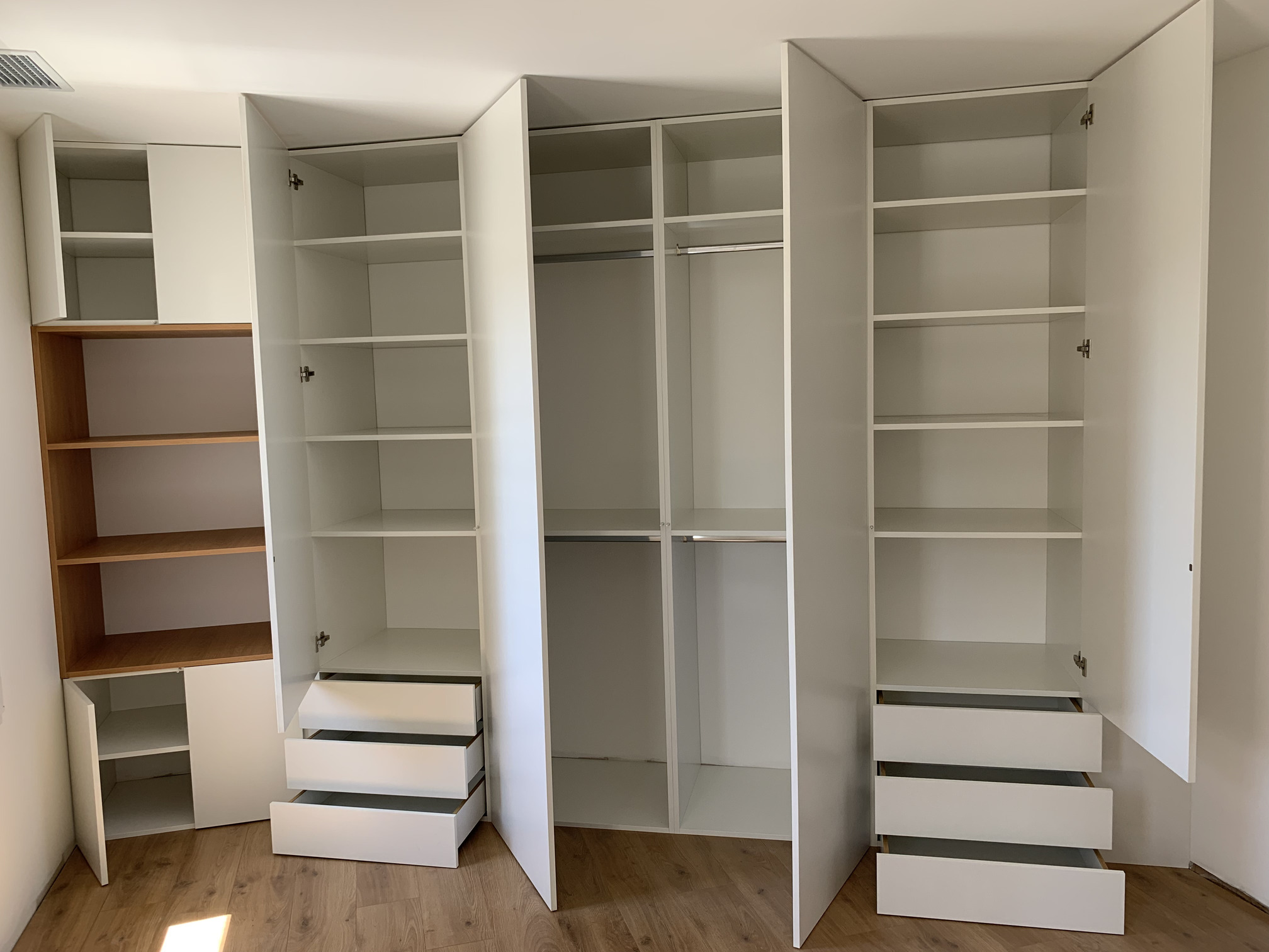 Placard sur-mesure système push