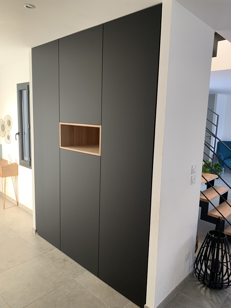 Placard sur-mesure portes battantes