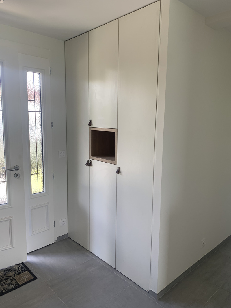 Placard sur-mesure coulissant dans un sous sol