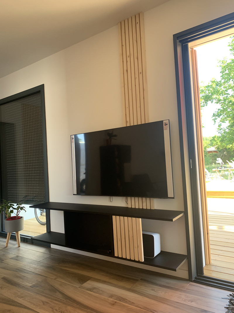 MEUBLE TV SUSPENDU  LED INTEGREE